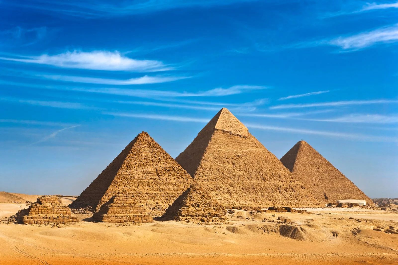 Piramini Giza.jpg
